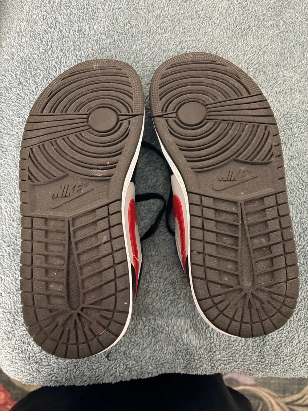 Jordan AirJordan 1 Low Sneaker Black/Gray/Red Leather Women’s 8.5 EU 40